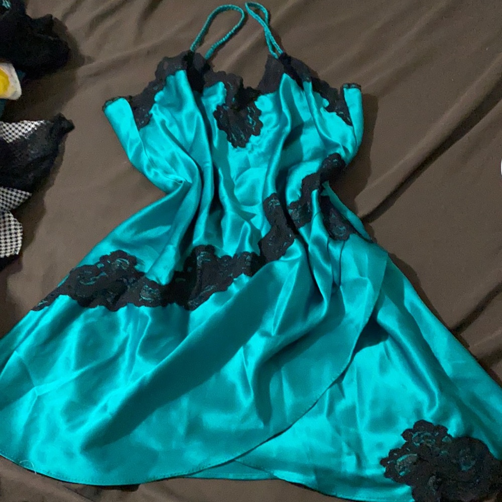 Gold Label Emerald Green Victoria’s Secret Slip